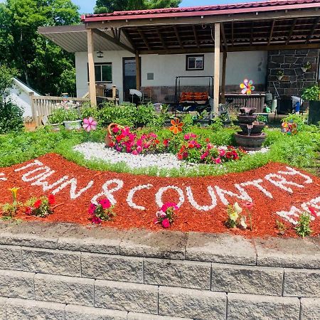 Town & Country Motel Пари Саунд Екстериор снимка