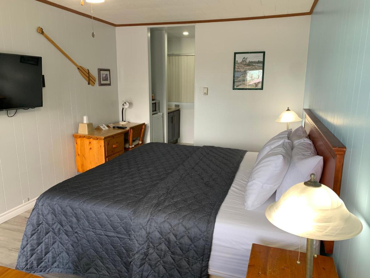 Town & Country Motel Пари Саунд Екстериор снимка