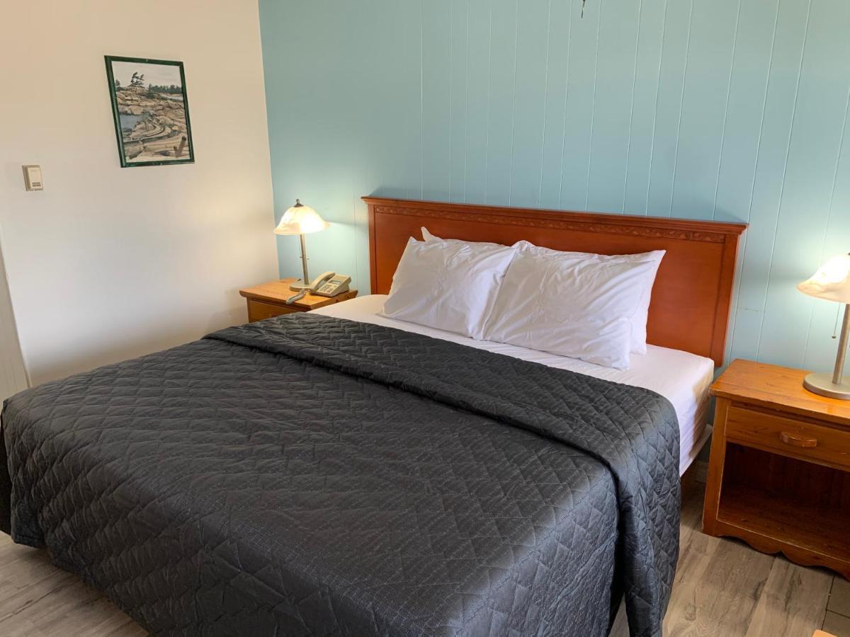 Town & Country Motel Пари Саунд Екстериор снимка