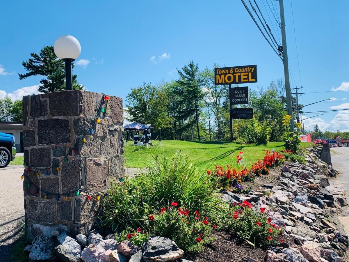Town & Country Motel Пари Саунд Екстериор снимка