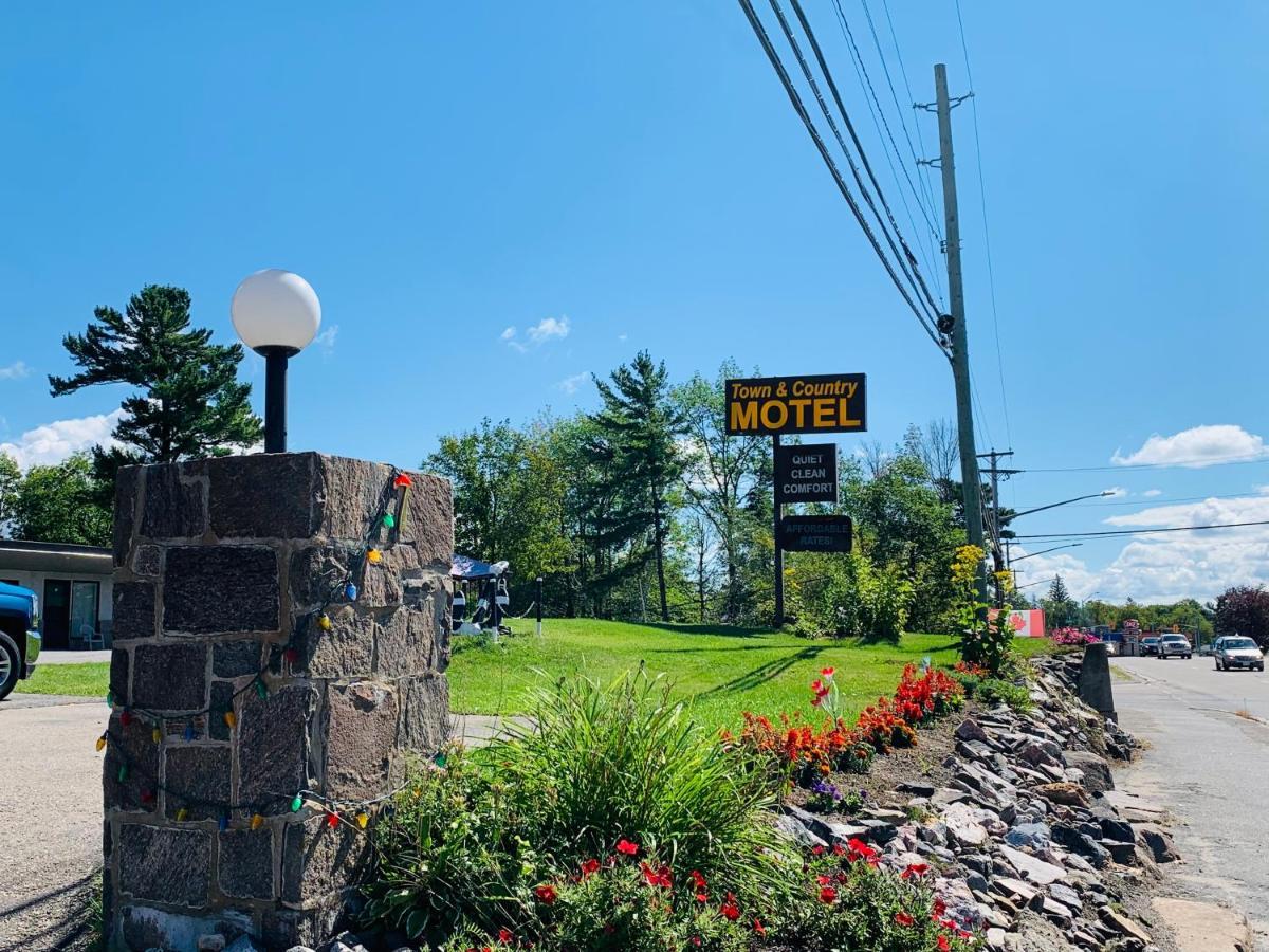 Town & Country Motel Пари Саунд Екстериор снимка
