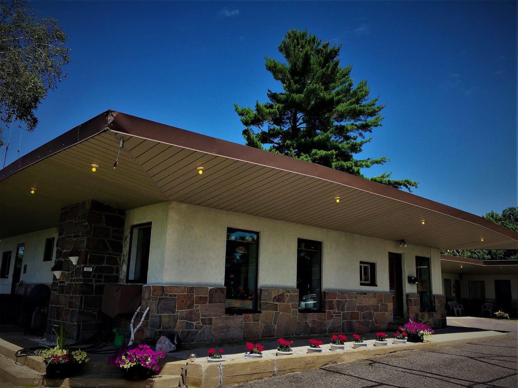 Town & Country Motel Пари Саунд Екстериор снимка